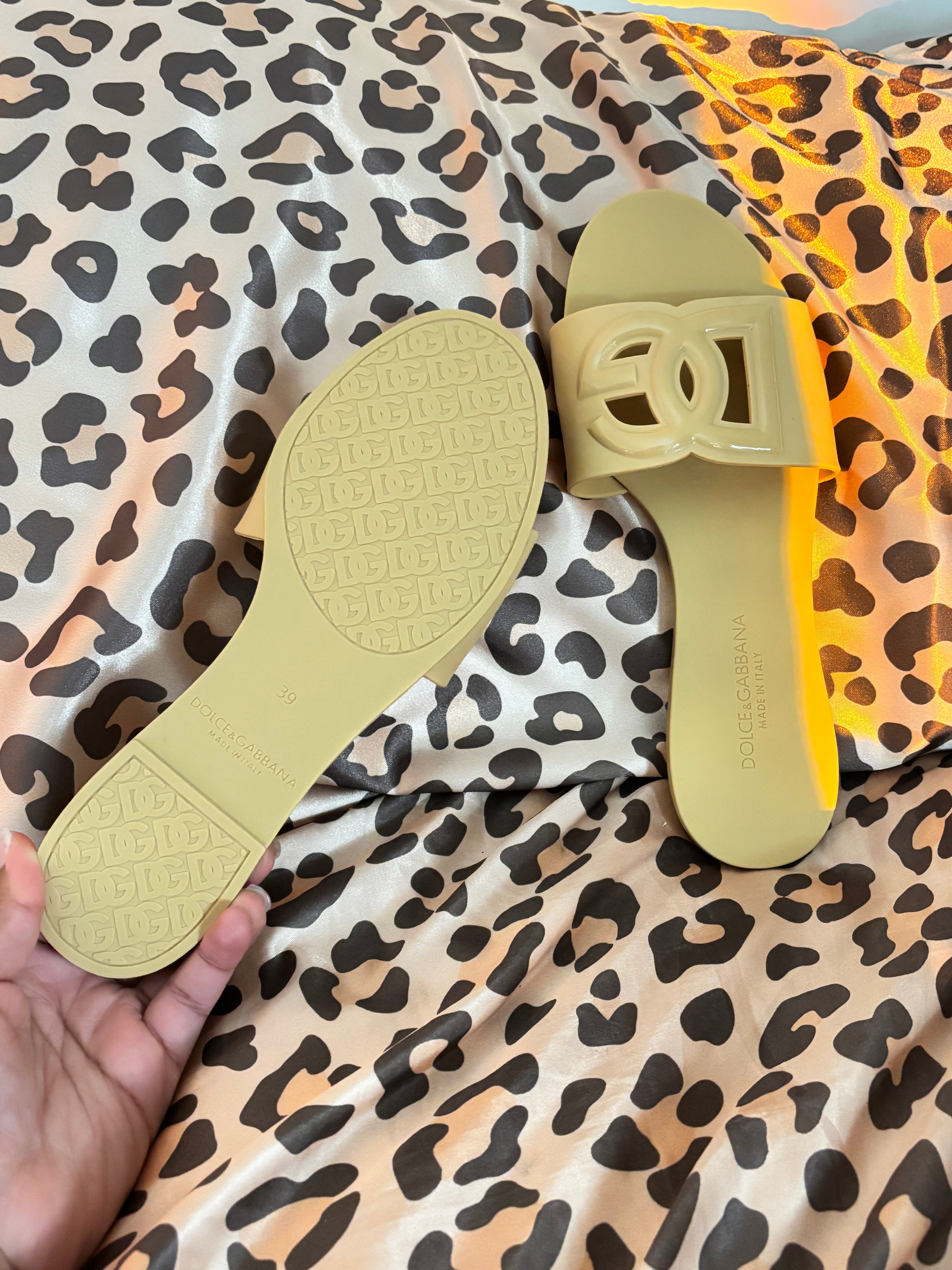 DG Beach Sandals ( MOST POPULAR 🤯 )